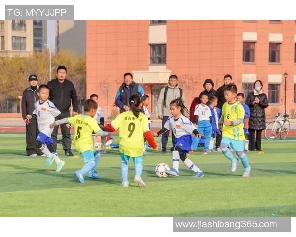 足球明星在赛场上泪洒绿茵背后的心路历程与情感故事