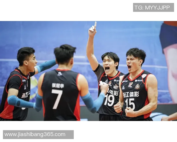 重庆羽毛球队在城市联赛中以70分稳居积分榜首位展现强劲实力 重庆羽毛球队在城市联赛中以70分稳居积分榜首位展现强劲实力